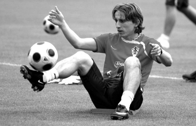 NBA执行副总裁：考虑未来赛季在多个城市承办NBA杯