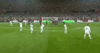 海廷加：奥斯梅恩和伊布、德罗巴一样强大，始终是一个威胁